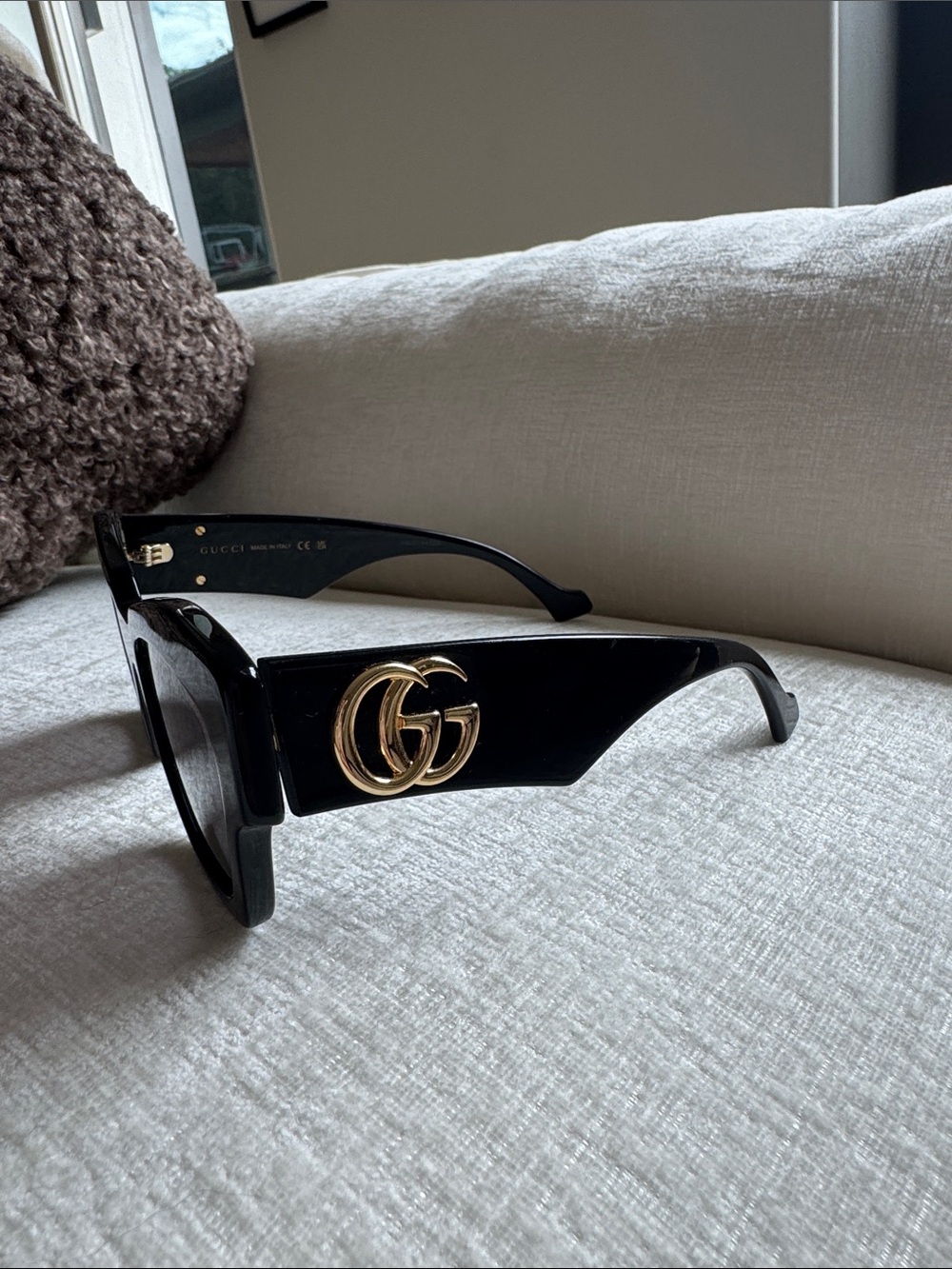 Gucci Sunglasses Black GG1422S - Picture 3 of 9
